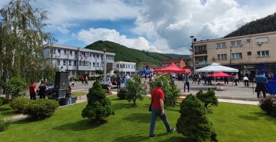 Përfundon protesta e serbëve në Zubin Potok