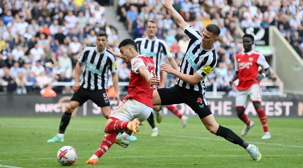 VIDEO/ “Topçinjtë” nuk i ndahen City-t, Arsenal mund pastër “bardhezinjtë” e Newcastle në “St. James Park”