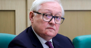 Zyrtari rus: Rusia dhe SHBA “janë në prag të një konflikti të armatosur”