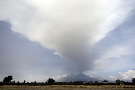 Rritet niveli i alarmit për vullkanin Popocatepetl, në Meksikë