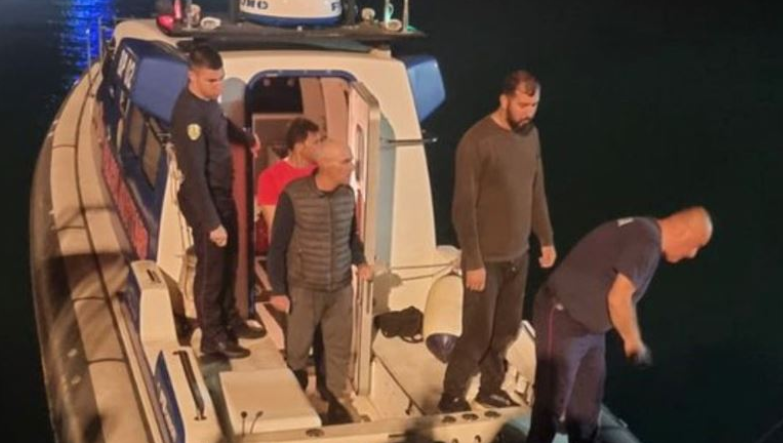 Fishermen saved after crash with ferry on Durres shore