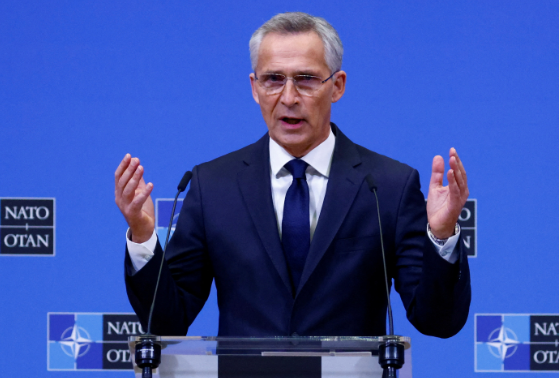 Stoltenberg i prerë: Ukraina nuk do të anëtarësohet në NATO gjatë luftës