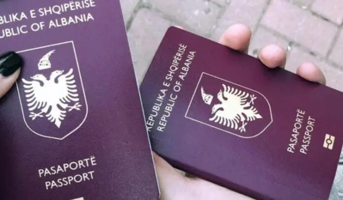 Pasaporta shqiptare, renditet në vendin e 91, udhëtohet drejt 115 shteteve pa viza