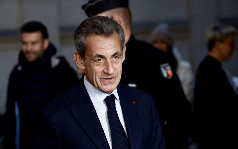 Ish-presidenti francez Sarkozy do të mbajë byzylyk elektronik për një vit, rrëzohet apeli