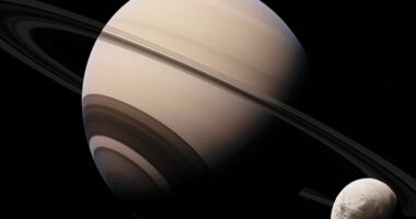 Zbulohen më shumë se 60 satelitë të rinj rreth Saturnit