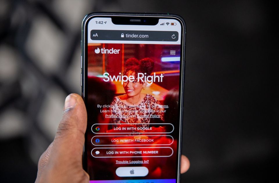 Tinder po ndalon përdorimin në Rusi