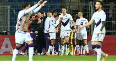 VIDEO/ Fiorentina “përmbys” gjithçka, “violët” lënë Taulant Xhakën jashtë finales së Conference League