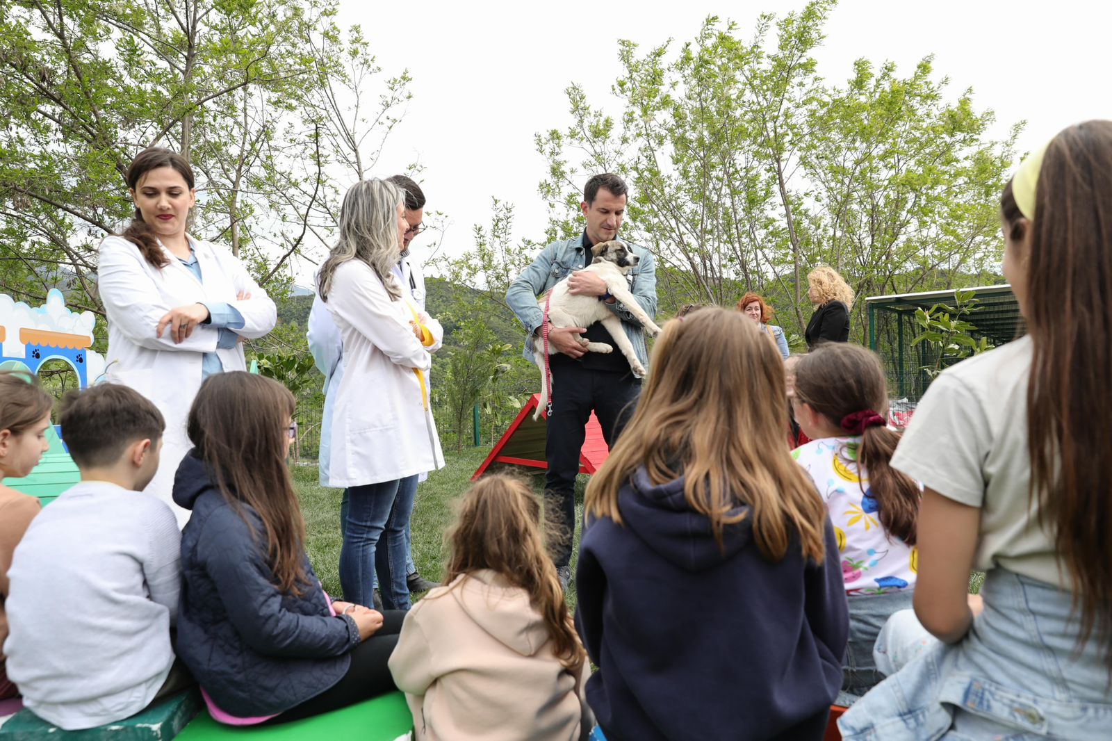 Hapet strehëza e re veterinare për kafshët e rrugës, Veliaj: Qendra ofron kujdes mjekësor dhe vaksinim