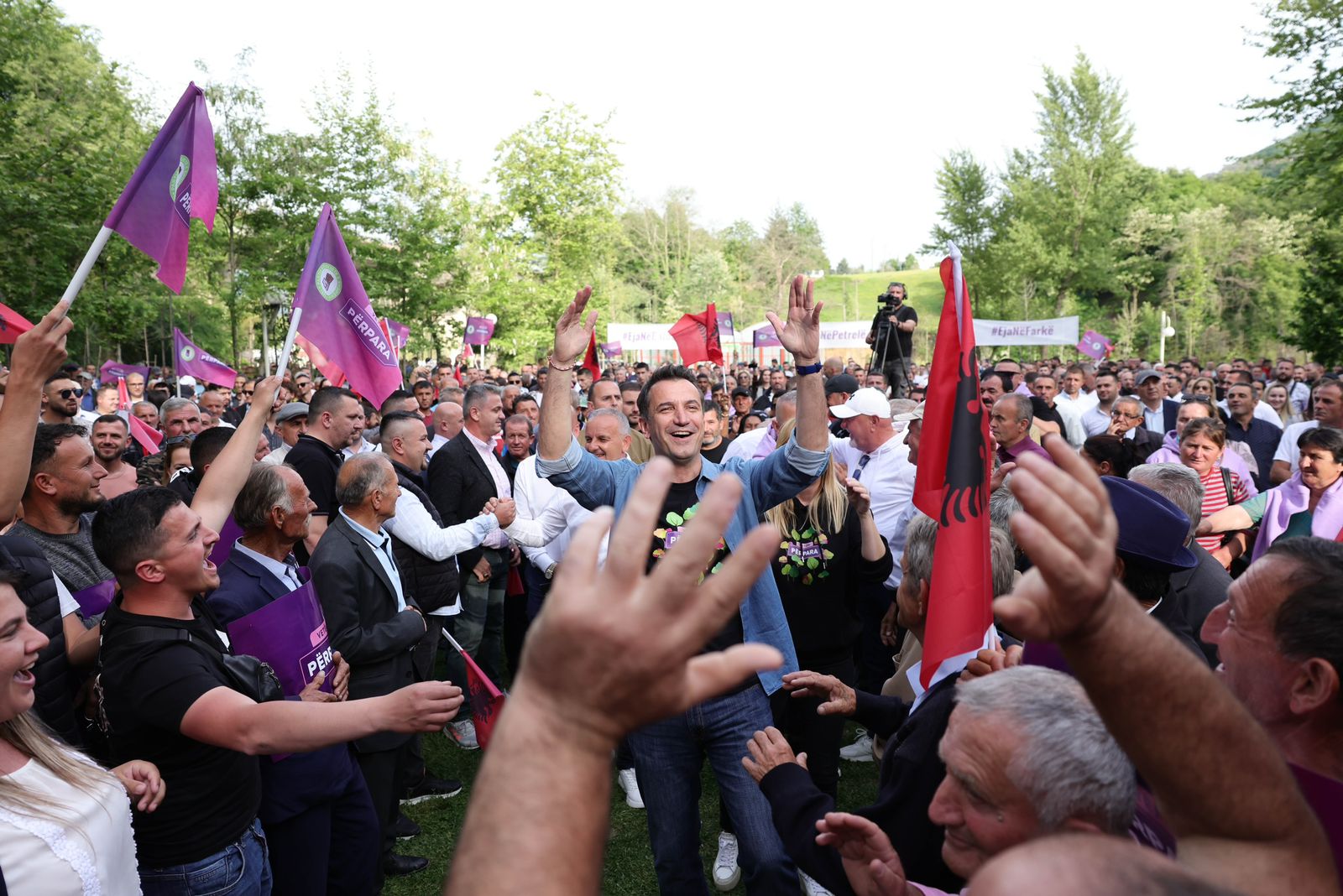 Veliaj me banorët e Petrelës, Farkës e Baldushkut: Kemi vënë dorë kudo! Në mandatin e tretë, investojmë deri në cepin më fundor të Tiranës