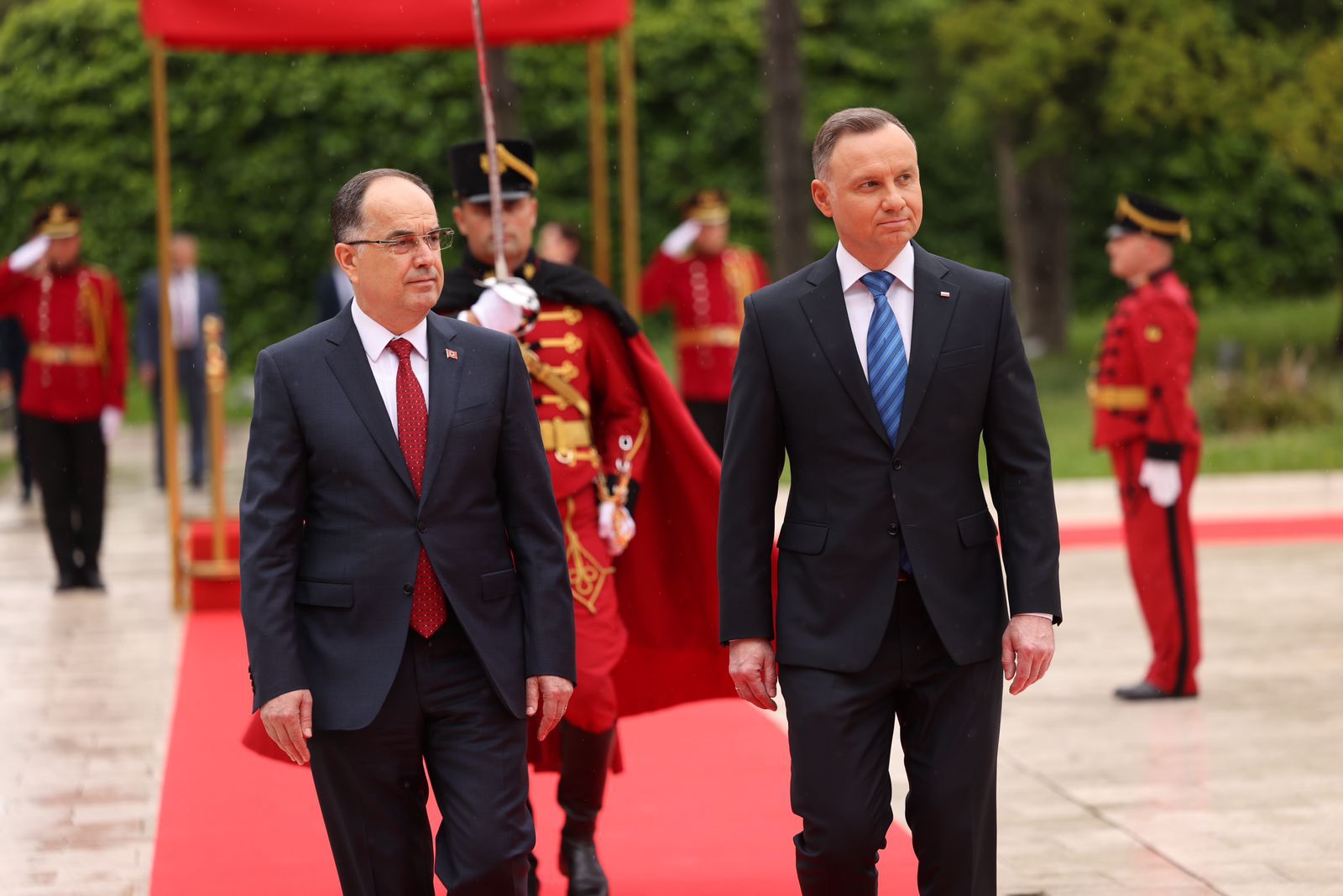 Pas 20 vitesh, një President polak në Shqipëri. Pritet me ceremoni zyrtare nga Begaj