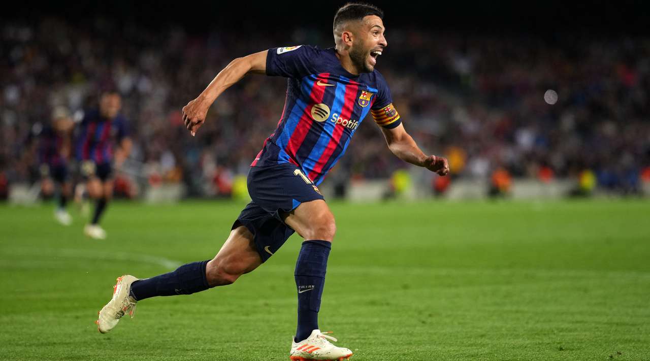 Barcelona marshon drejt titullit