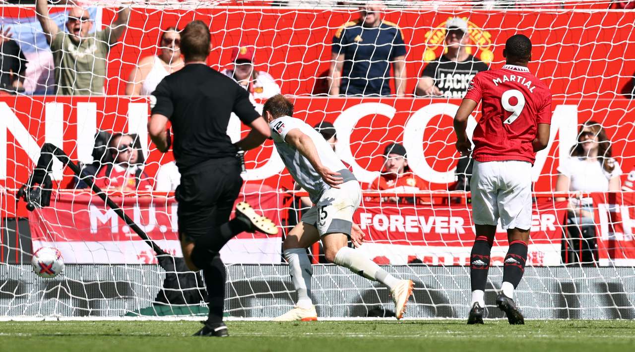 United rikthehet te fitorja dhe “blindon” zonën Champions, Chelsea i bën nder Nottingham Forest