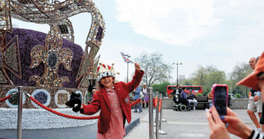 Kurorëzimi i Mbretit Karl do të shkaktojë rënie të PBB-së në Britani