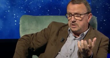 Rrëfehet Stefan Çapaliku: Librat e mi janë çmenduria më e madhe