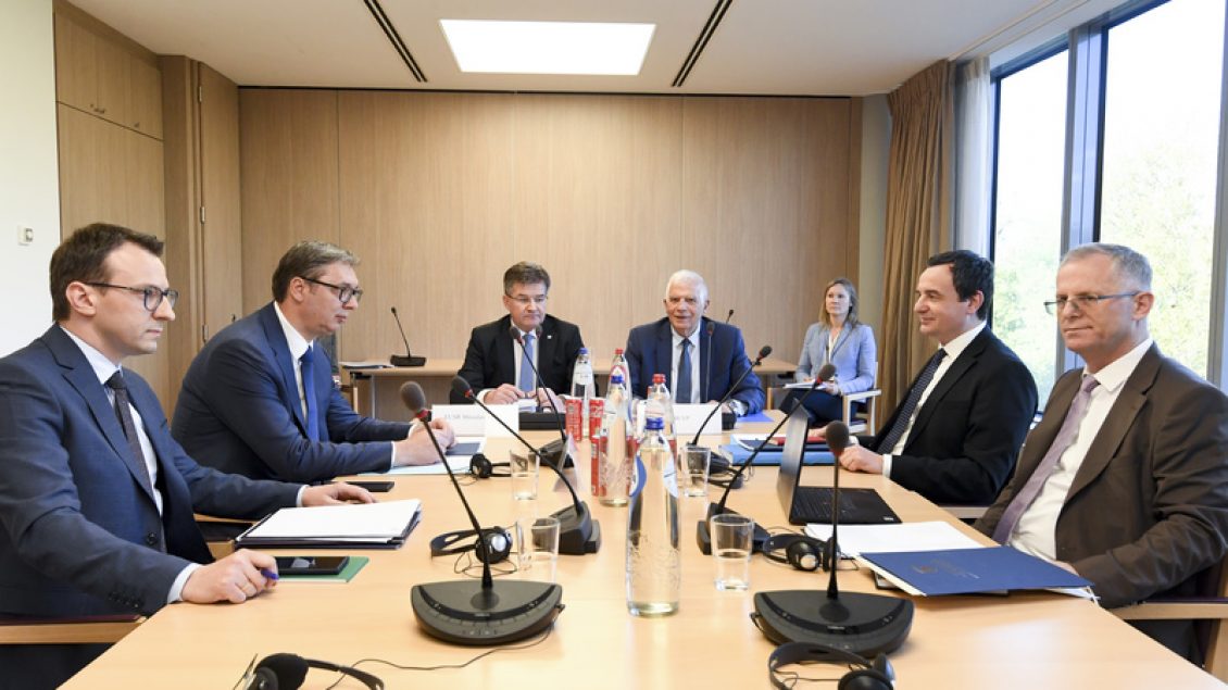 Takimi Kurti-Vuçiç në Bruksel/ Publikohet Deklarata për të Zhdukurit