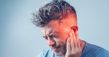 Dëgjoni zhurmë papritur në vesh? Ja për çfarë ju paralajmëron trupi juaj