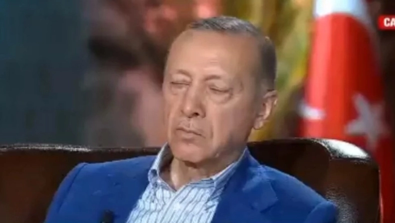 Erdoganin e zë gjumi gjatë intervistës