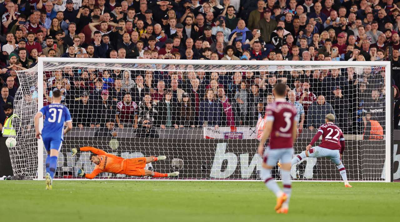 VIDEO/ West Ham nuk fal në “shtëpi”, “çekiçët” fitojnë të parën përballë AZ Alkmaar