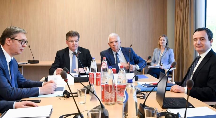 Takimi në Bruksel/ Kurti dhe Vuçiç miratojnë Deklaratën për të Zhdukurit