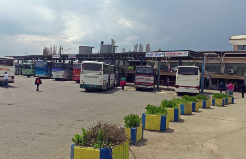 Alarm i rremë për bombë në stacionin e autobusëve në Prishtinë