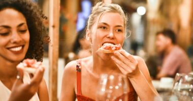 A jetojnë më gjatë ata që janë vazhdimisht të uritur? Mësoni çfarë tregon eksperimenti i ri