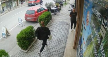 VIDEO/ Ekzekutoi me plumb në kokë Arjan Gosën, momenti ku Habib Rexha largohet me vrap pas vrasjes