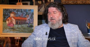 “Nëntë orë pa lëvizur”, piktori Helidon Haliti tregon njohjen me bashkëshorten: Nuk jam asgjë përpara saj