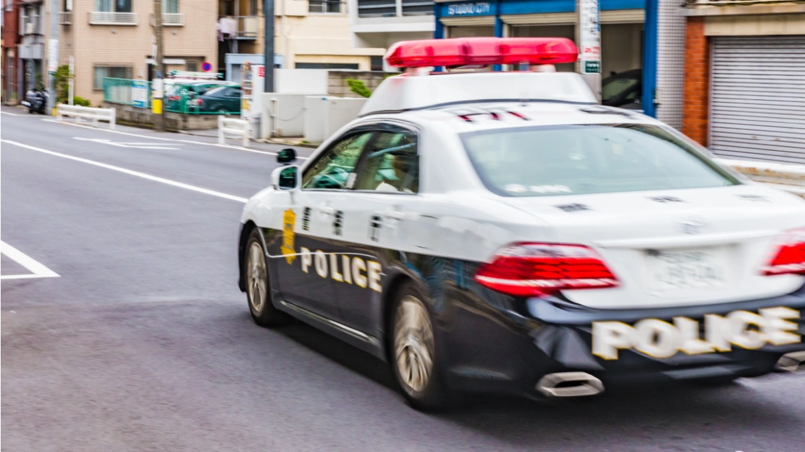 Sulm me armë dhe thikë në Japoni/ Agresori plagos katër persona, mes tyre dy policë