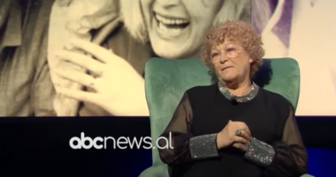 “Fat që jam shkodrane”, Justina Aliaj: Dilja rrugës dhe përshëndetesha vetëm me artista, gumëzhinin talentet