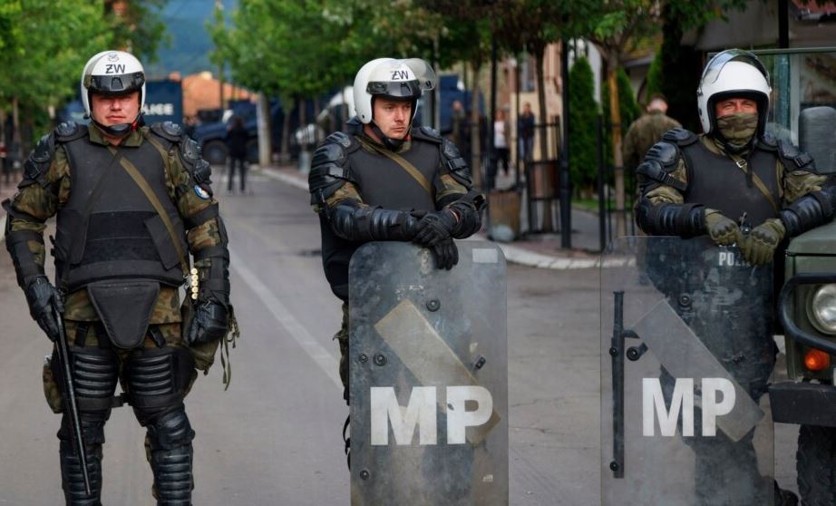 KFOR ndërhyn në Zveçan për të shpërndarë protestuesit serbë