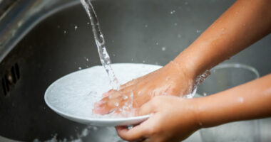 Larja e enëve mund të përmirësojë shëndetin tonë mendor, sipas studimit