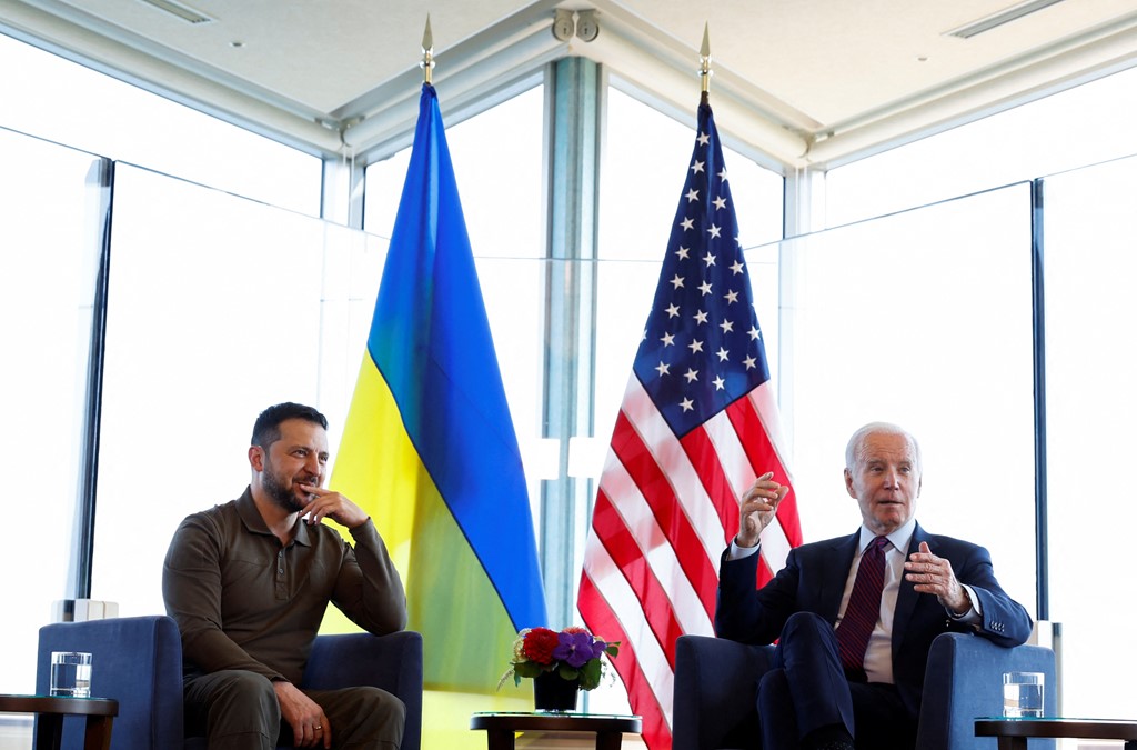 Biden njofton paketën e re të mbështetjes ushtarake për Ukrainën