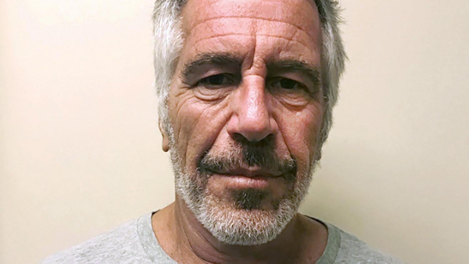 Nga drejtori i CIA-s te këshilltarja e Obamës, zyrtarët më të cilët është takuar pedofili Jeffrey Epstein pas akuzave