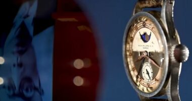 Ora e perandorit të fundit kinez shitet me çmim rekord