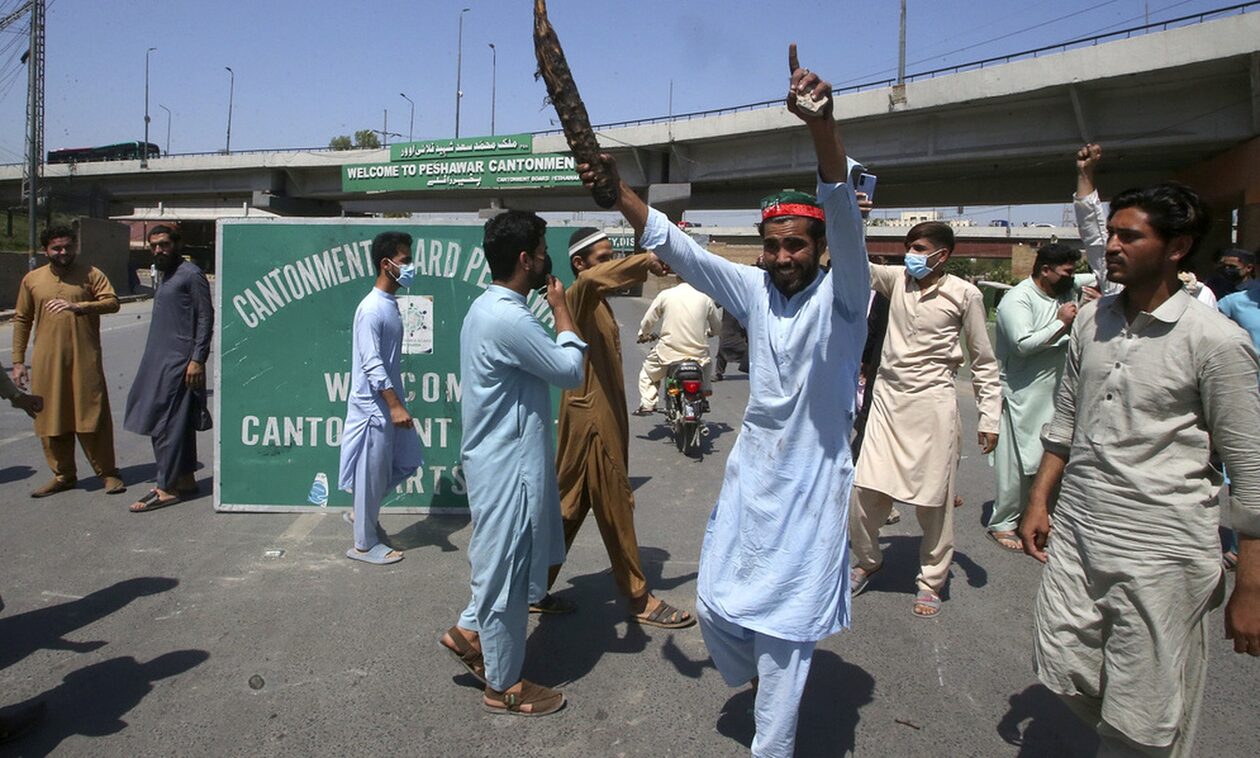 Kaos dhe protesta masive në Pakistan pas arrestimit të ish-kryeministrit Imran Khan