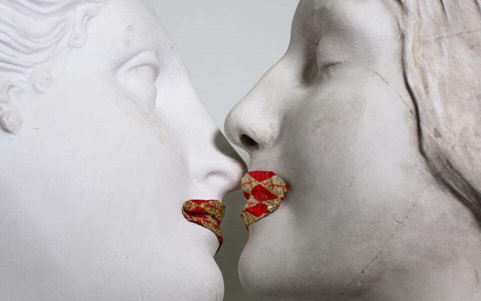Kur e dha njerëzimi puthjen e parë? Një mijëvjeçar më herët nga sa kemi menduar