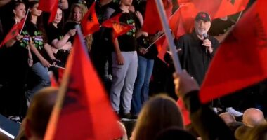 “Automotoparku, industri shumëfish më e fuqishme se Metalurgjiku”, Rama në Elbasan: Kandidati i “faqes së zezë” nuk meriton të konsiderohet