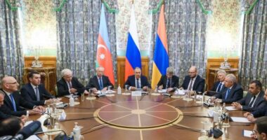 Ministrat e jashtëm të Armenisë dhe Azerbajxhanit takohen në Moskë për bisedime