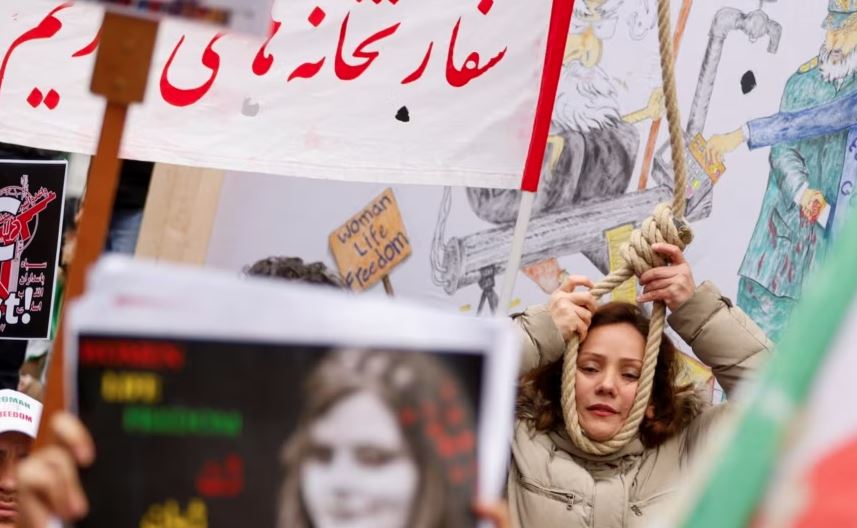 Gratë iraniane protestojnë brenda burgut kundër ekzekutimeve