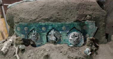 Gjenden dy skelete nga koha e shpërthimit të vullkanit Vezuvi në vitin 79 pas Krishtit