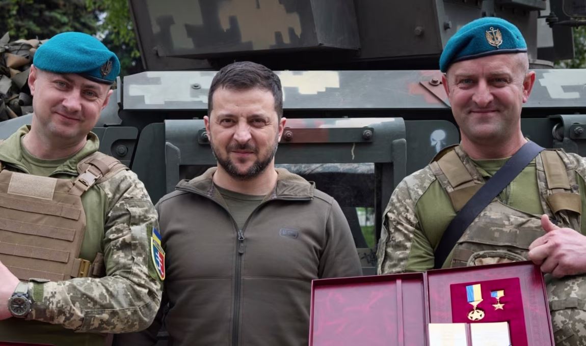 Zelensky viziton trupat ushtarake në Donetsk