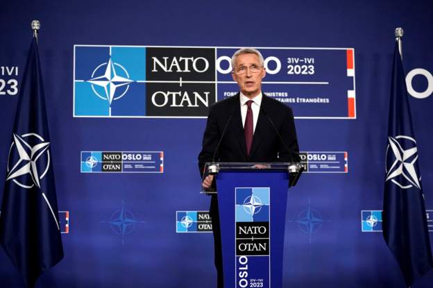 Stoltenberg: Rusia nuk mund të ndalojë anëtarësimin e Ukrainës në NATO