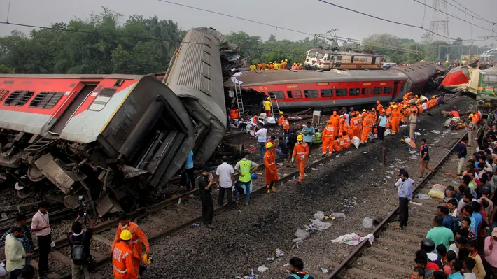 Aksidenti tragjik i trenave me 288 viktima në Indi, kryeministri: Fajtorët do ndëshkohen