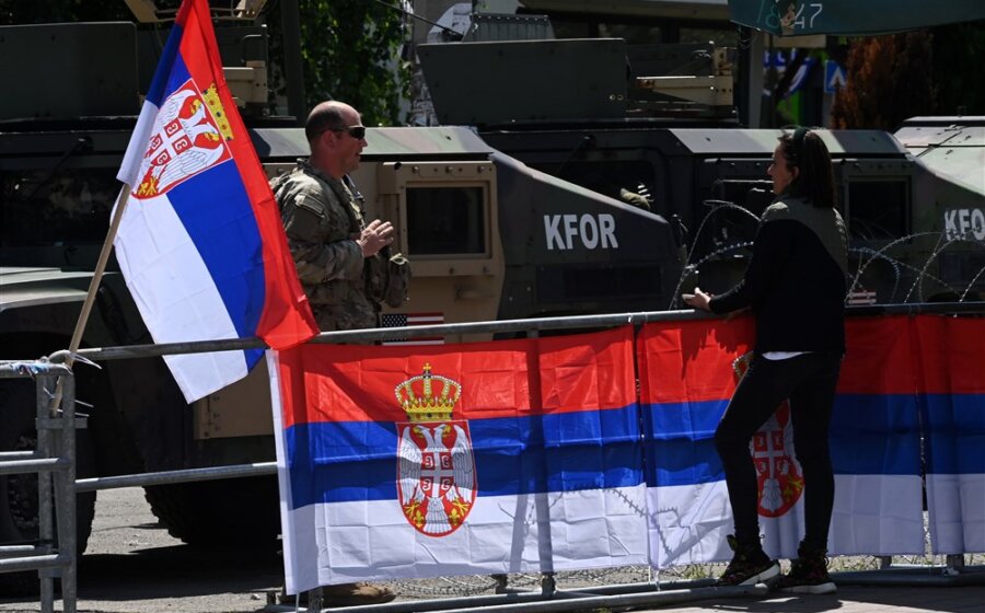 Serbët vazhdojnë të protestojnë, situata në Zveçan është e qetë