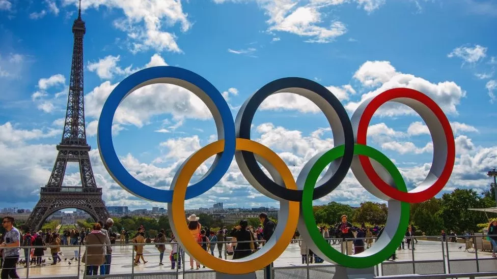 Policia bastis zyrat e organizatorëve të Lojërave Olimpike Parisi 2024