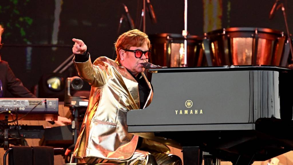 Elton John paralajmëron mbylljen e karrierës: Ndoshta ky është koncerti im i fundit në Angli