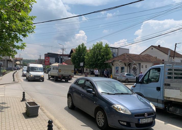 Serbët protestë për lirimin e Dragisha Milenkoviç, bllokohet përkohësisht rruga kryesore në Graçanicë