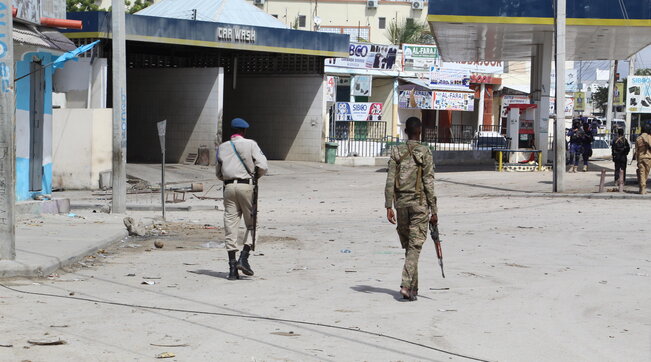 Sulmohet një hotel në Somali, humbin jetën 27 persona dhe plagosen 53 të tjerë