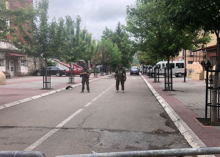 Numër i vogël i serbëve vazhdojnë protestat në veri