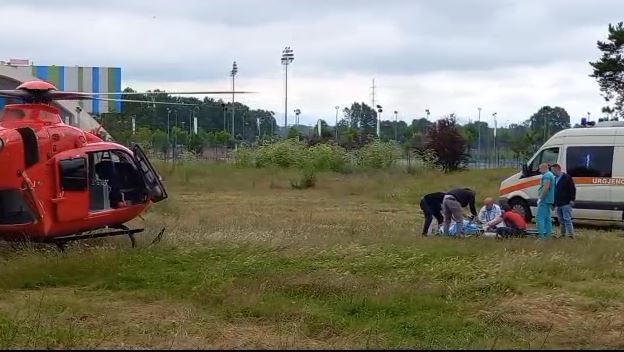 Makina del nga rruga, një i plagosur në Korçë